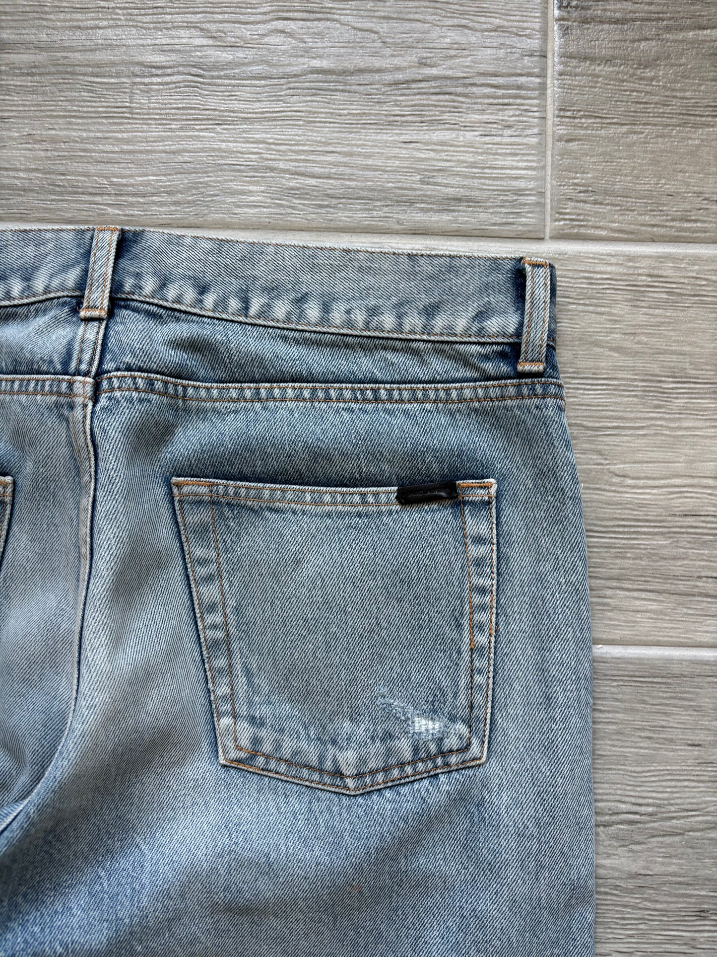 Saint Laurent Paris D18