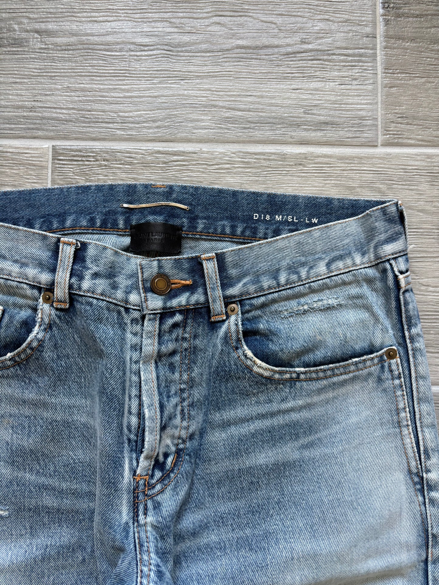 Saint Laurent Paris D18