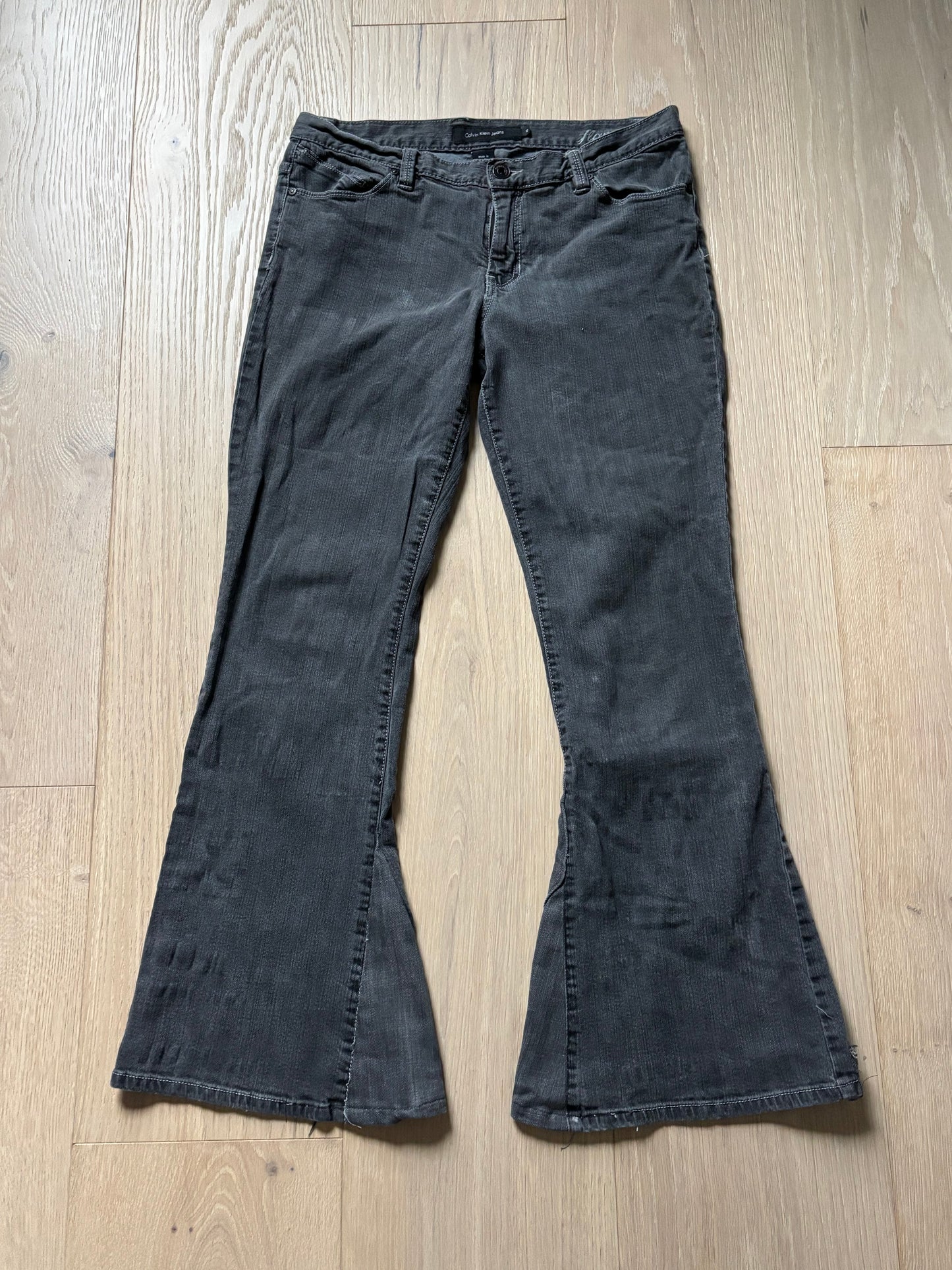 Low-Rise Gray Flares